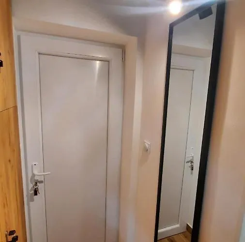 アパート Greenpine ソコバニャ